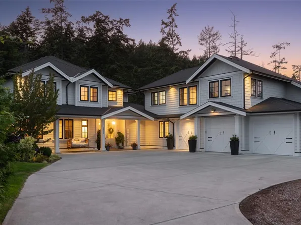 10730 Bayfield Rd, North Saanich, BC V8L 5S7