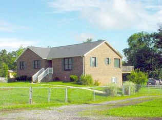 104 Huffstetler Lake Rd, Dallas, NC 28034