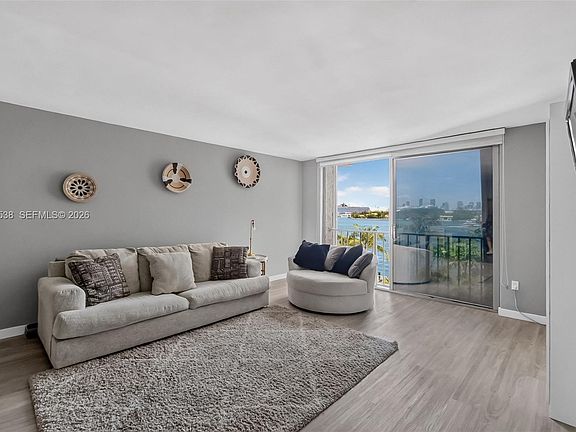 3rd image of 800 West Ave APT 533