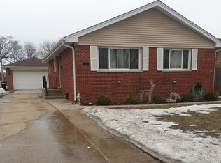 27 N School St, Addison, IL 60101