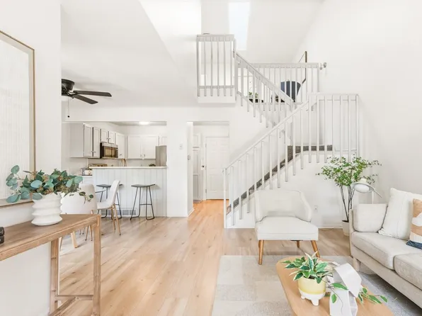 2106 Meadow Ct, Longmont, CO 80501