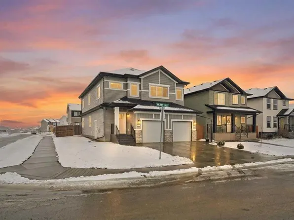 58 S Valmont St #A & B, Blackfalds, AB T4M 0L2