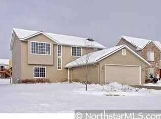 887 Jack Russell Ave, Shakopee, MN 55379