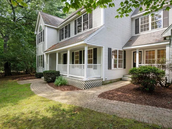 12 Rocky Woods Rd, Hopkinton, MA 01748