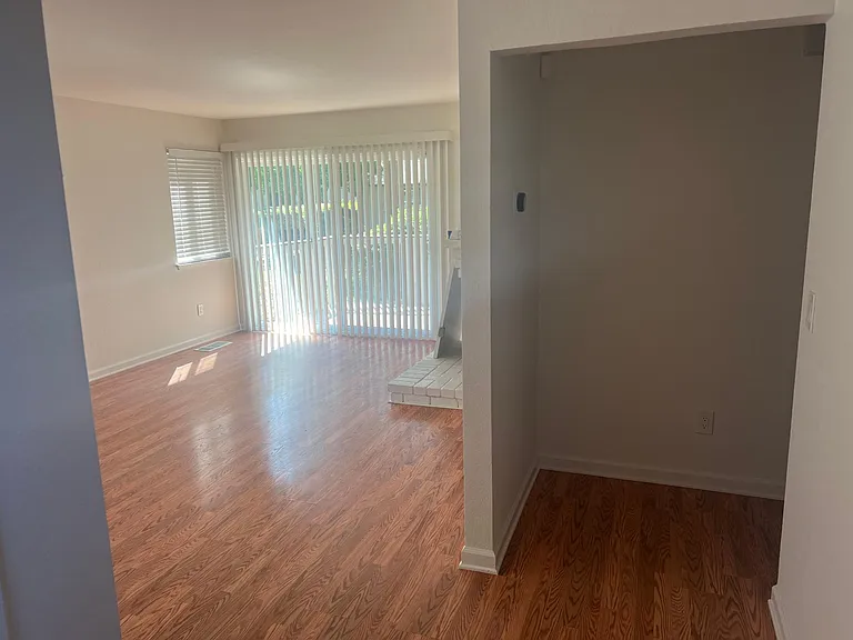 1041 Chadwick Cir — Photo 11