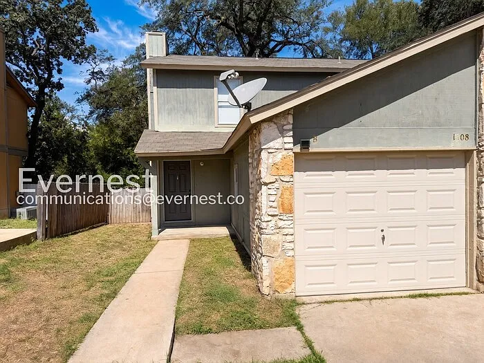 2 bed, 3.0 bath, 1012 sqft, $1,600 — Photo 1
