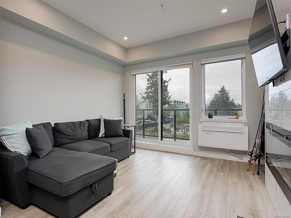 2nd image of 654 Granderson Rd #404