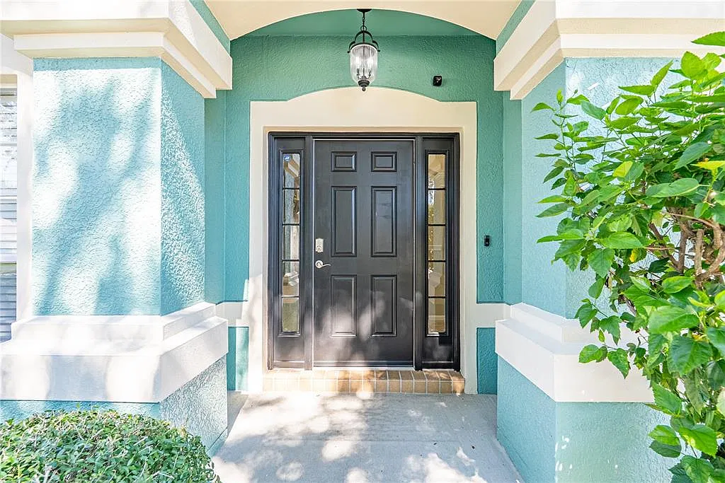 4 bed, 2.0 bath, 1936 sqft, $2,850 — Photo 3