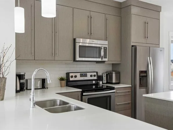 111 W Rainbow Falls Gate #70, Chestermere, AB T1X 0Z4