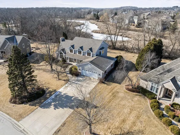5745 South Golden Rain LANE, New Berlin, WI 53151