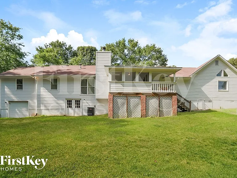 226 David Larsen Dr — Photo 15