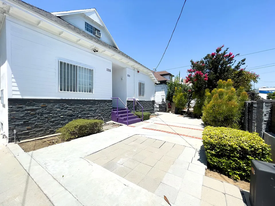 1213 Dewey Ave