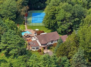 27 Amber Lane, Oyster Bay Cove, NY 11771