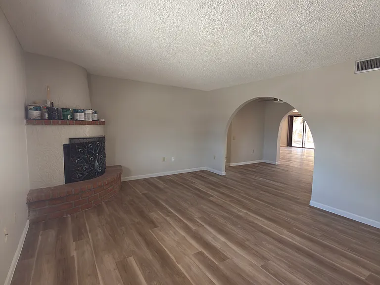 137 E San Vincent Dr — Photo 3