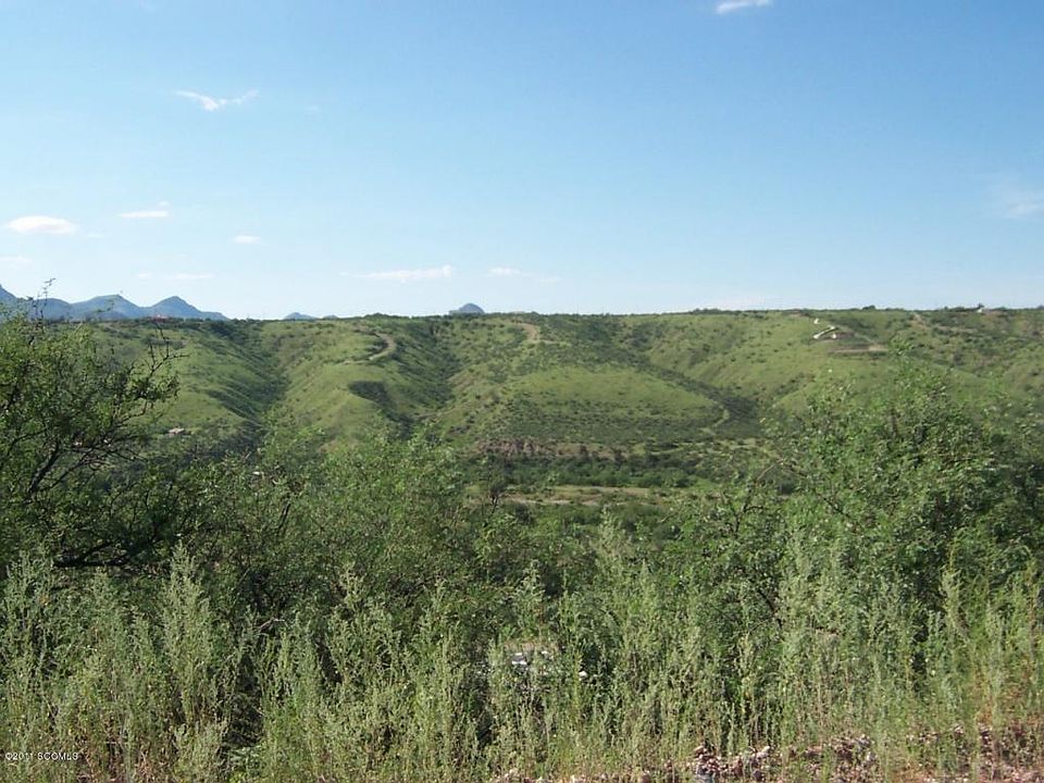2nd image of 971 Corte Arboles
