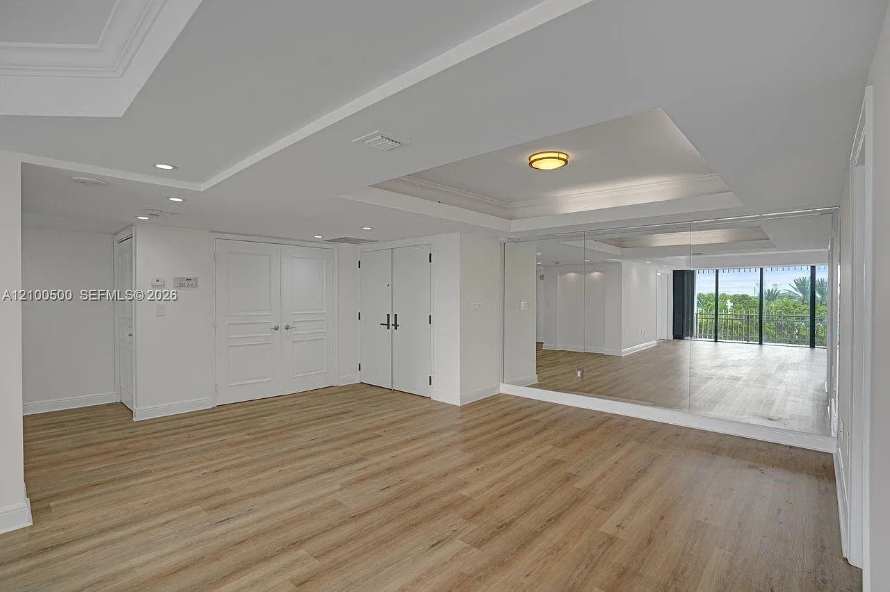 Grove Isle Condo — Photo 4