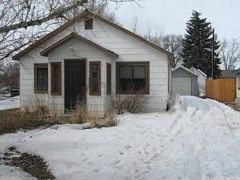 2nd image of 582 Rose St