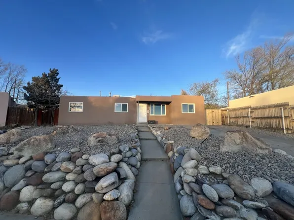 2906 Yale Dr, Farmington, NM 87402