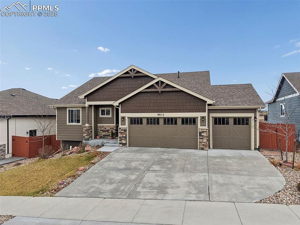 1st image of 9812 Fairway Glen Dr