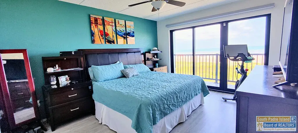 4908 Gulf Blvd — Photo 1