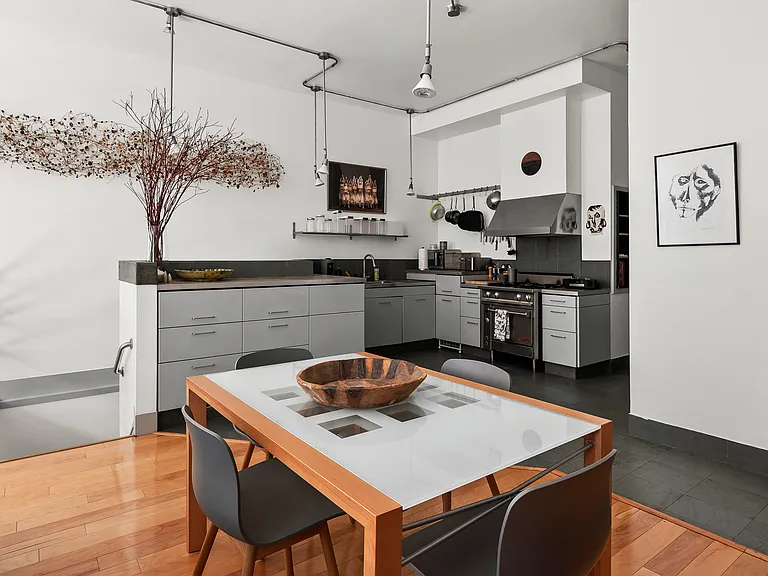 456 W 49th St #1 — Photo 7