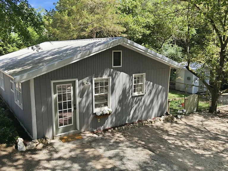 1425 Central Dr — Photo 7