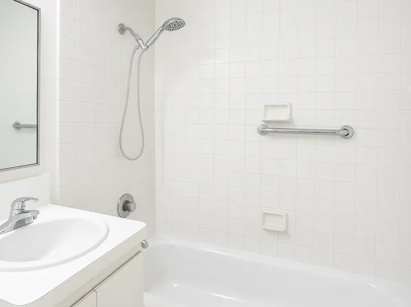 1520 York Avenue image 5 of 10