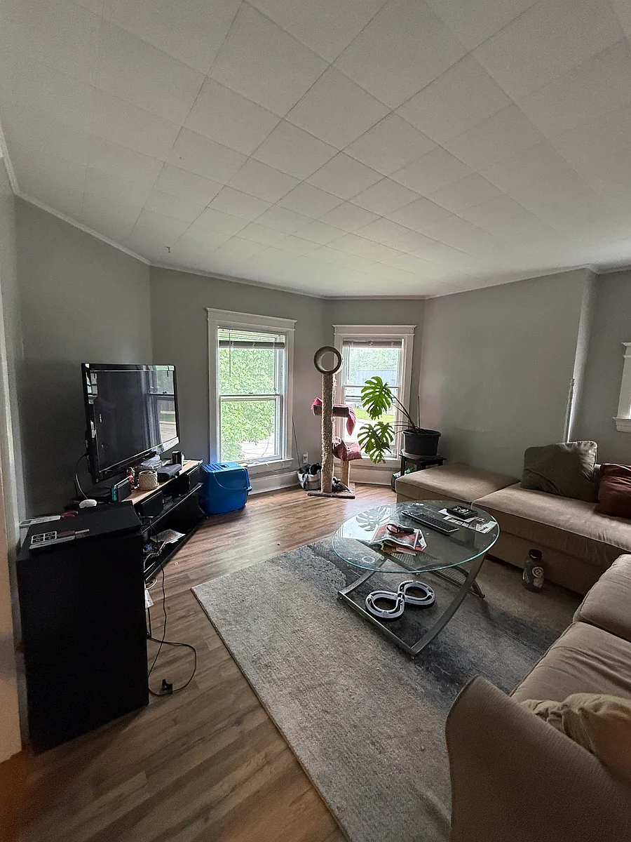 Building Photo - 1424 Portage St #2