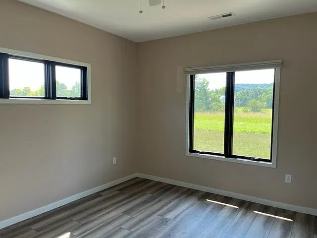 825 Bridle Ln — Photo 7