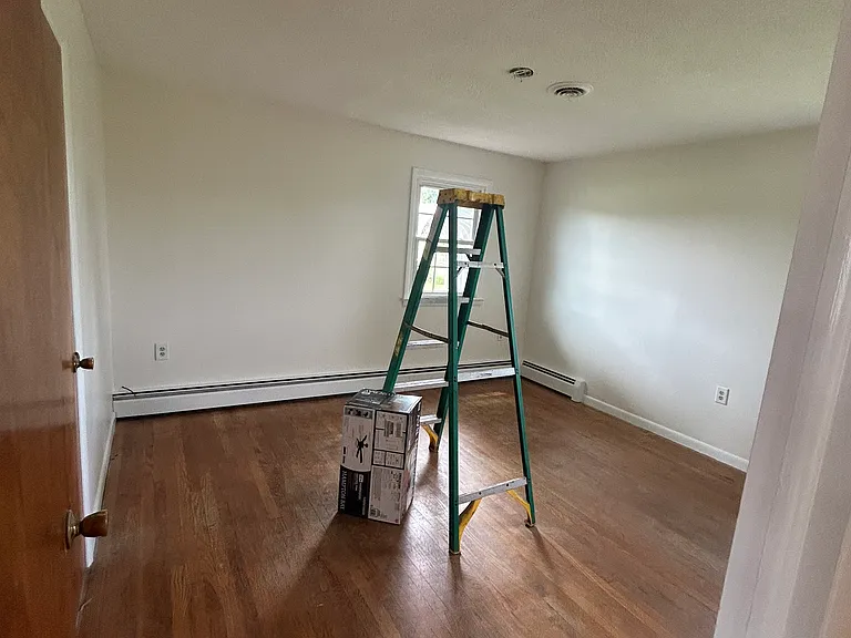 1502 Harkins Rd — Photo 6
