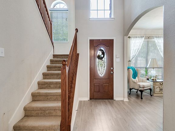 3rd image of 8001 Glenside Dr