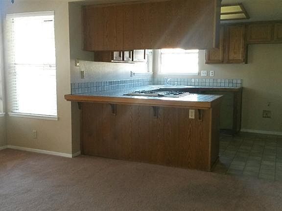 4th image of 919 N Parkwood Street