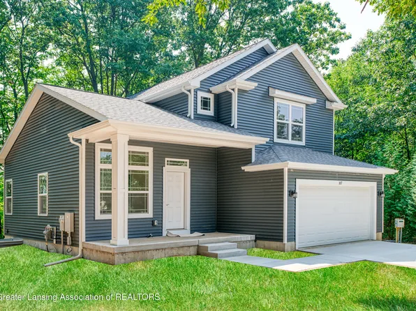 15317 Sherwood Ln, Lansing, MI 48906