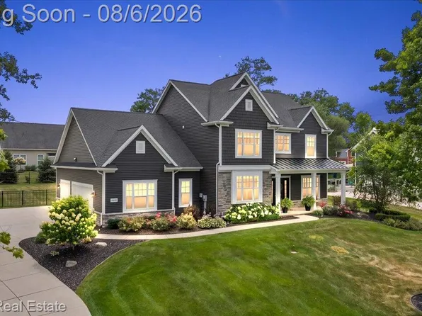 8848 Fielding Dr, Brighton, MI 48116
