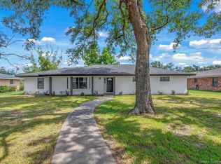 2007 E Prien Lake Rd, Lake Charles, LA 70601