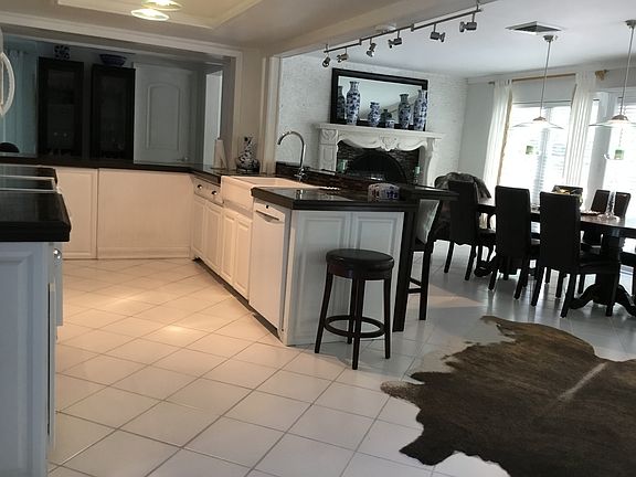 5th image of 1427 Serpentine Dr S