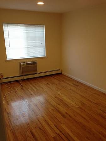 1st image of 1920 76th St #3