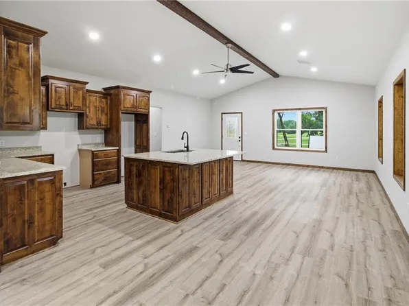 605 Hackberry St, Bartlett, KS 67332