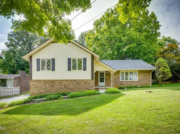 3516 McIntosh Dr, Kingsport, TN 37663