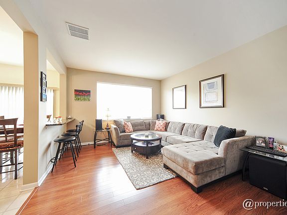 Kitchen / Living Room