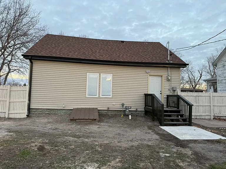 402 S Bailey Ave — Photo 24