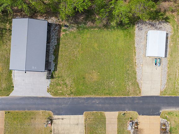2nd image of 447 Miracle Rd