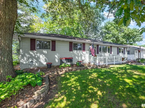 201 Daniel Pkwy, Washington, IL 61571