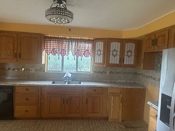 5th image of 125 Woodgate Rd