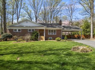 11719 Briggs Ct, Fairfax, VA 22030