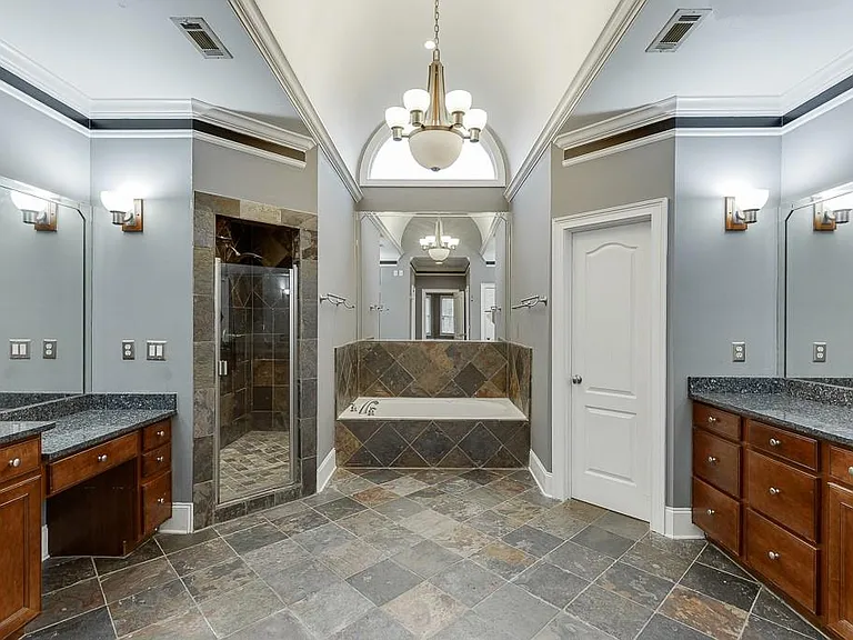 940 Chateau Forest Rd — Photo 37