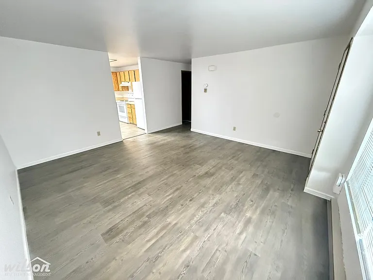 1206 Voelker Ave — Photo 2