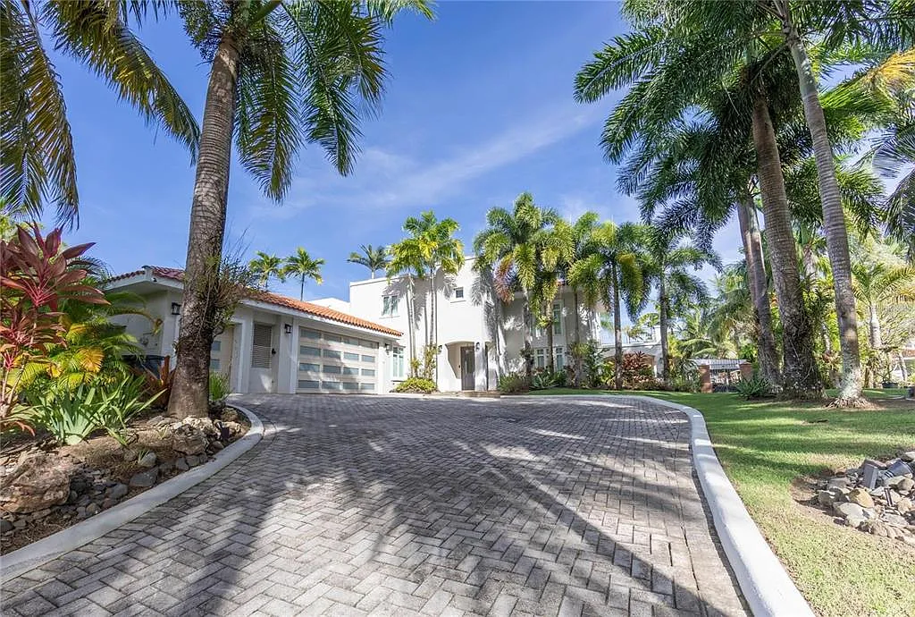 3 bed, 4.5 bath, 4000 sqft, $25,000 — Photo 1