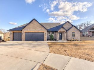 2436 Rumble Ct, Edmond, OK 73034