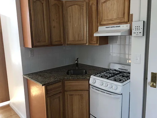 Rented by Michael Palmieri, LREB | media 17